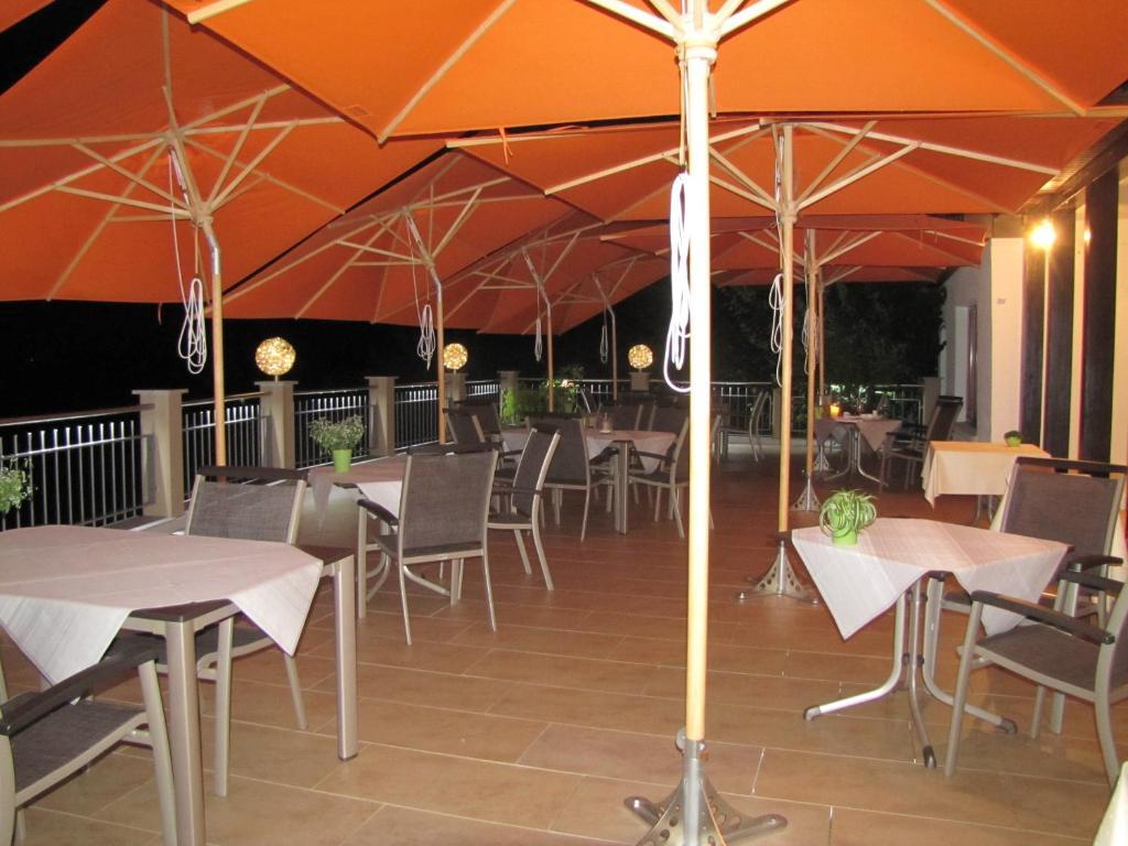 Hotel Haus Am Berg Oberkirch  Buitenkant foto